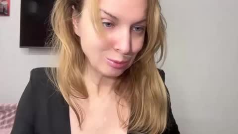 Rachel online show from February 2025 09:36:02 PM