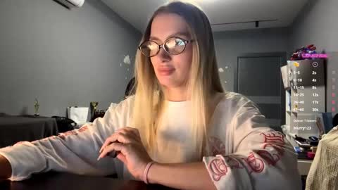 Mila online show from February 2026 03:42:01 PM