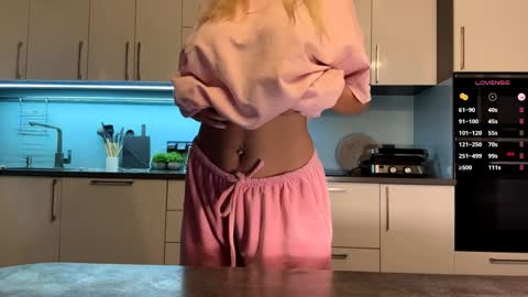 Mila online show from April 2026 04:44:02 PM