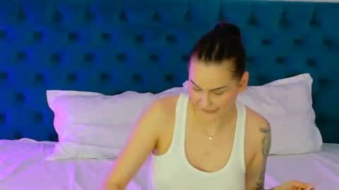 sweet peach online show from April 2026 08:08:01 AM