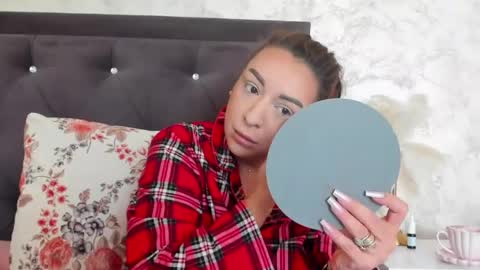raelledarkstar online show from May 2026 07:46:01 AM