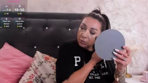 Snapshot of raelledarkstar chatting on May 2026 07:37:01 AM raelledarkstar online show from May 2026 07:37:01 AM