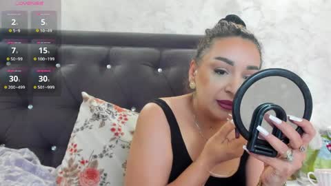 Snapshot of raelledarkstar chatting on May 2026 07:48:01 AM raelledarkstar online show from May 2026 07:48:01 AM