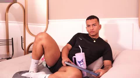 rafa_cruz online show from April 2026 09:06:02 PM