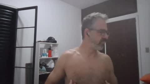 Snapshot of rafaelsel chatting on October 2025 04:04:02 AM Big Uncle Jungle online show from October 2025 04:04:02 AM