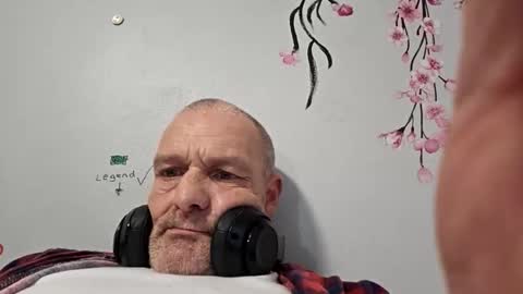 Snapshot of ragingzef69 chatting on May 2026 06:32:01 AM Bigthickdickinvic online show from May 2026 06:32:01 AM
