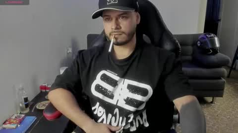 ragnar_lothbrok77 online show from February 2026 09:35:01 PM