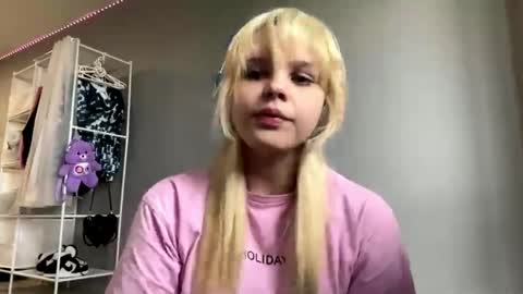 Snapshot of raguellipscombe chatting on April 2026 10:08:02 AM Eshly online show from April 2026 10:08:02 AM