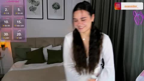 Snapshot of raidereva_ chatting on June 2026 05:35:02 AM Eva online show from June 2026 05:35:02 AM