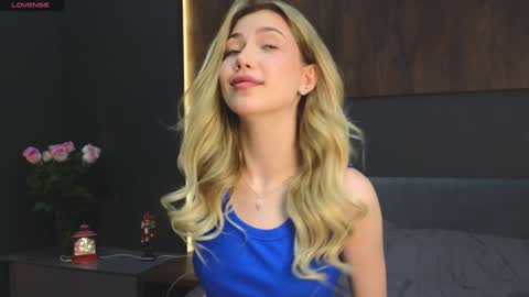 Lisa online show from December 2024 07:46:02 PM