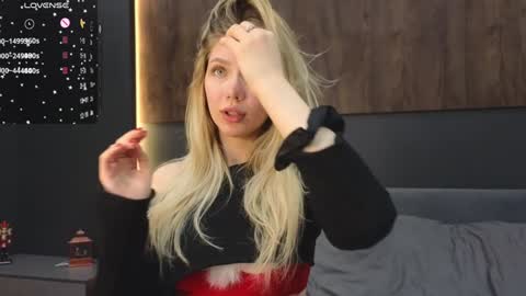 Lisa online show from December 2024 08:15:02 PM