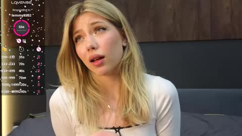 Lisa online show from February 2025 10:59:02 PM