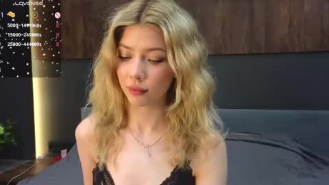 Lisa online show from February 2025 08:49:02 PM