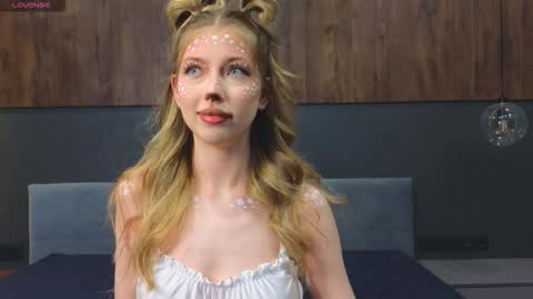 Lisa online show from October 2025 09:04:02 PM