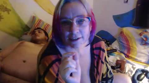 Snapshot of rainbow_n_lucky chatting on December 2025 05:37:01 AM RainbowNLucky online show from December 2025 05:37:01 AM