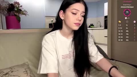 Luna online show from October 2025 01:39:02 PM