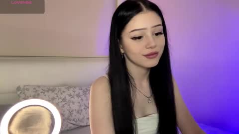 Luna online show from November 2025 03:25:02 PM