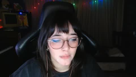 randomegirl666 online show from April 2026 02:35:01 AM