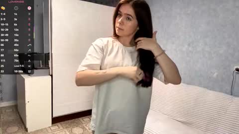 Lia online show from December 2025 01:07:01 PM