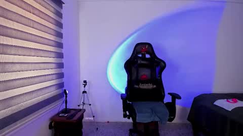 Jonas online show from November 2025 01:55:02 PM