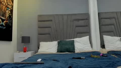 Raphael Nyon online show from February 2026 04:00:02 AM