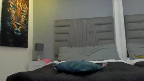 Raphael Nyon online show from February 2026 04:06:02 AM