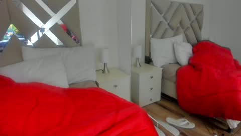 Raquel Moore  online show from February 2025 02:07:01 AM