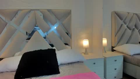 Raquel Moore  online show from March 2025 08:24:02 AM