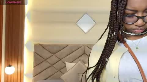 Snapshot of raqueljones_ chatting on June 2026 12:06:01 PM Raquel online show from June 2026 12:06:01 PM
