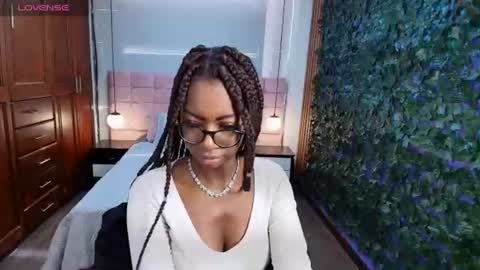 Snapshot of raqueljones_ chatting on July 2026 02:40:02 PM Raquel online show from July 2026 02:40:02 PM