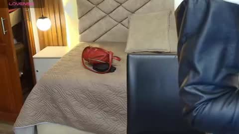 Snapshot of raqueljones_ chatting on July 2026 12:12:01 PM Raquel online show from July 2026 12:12:01 PM