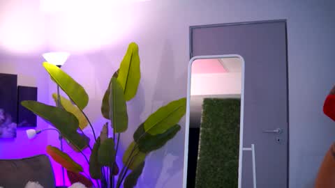 Raquelle online show from November 2025 04:34:02 AM