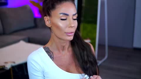 Raquelle online show from February 2026 10:31:02 AM