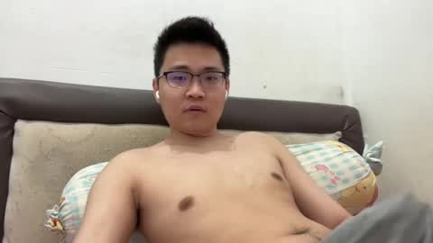 Snapshot of ratedepic17 chatting on December 2024 06:31:01 PM randomnaut online show from December 2024 06:31:01 PM