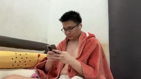 randomnaut online show from December 2025 07:22:01 PM