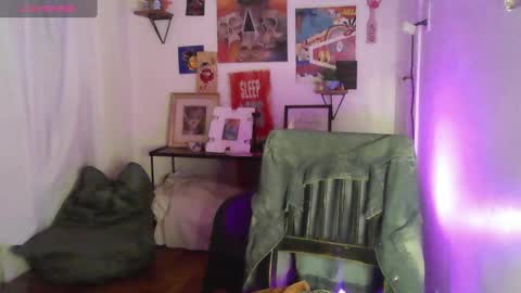 Snapshot of ravenandsin chatting on December 2024 03:01:02 AM Raven online show from December 2024 03:01:02 AM