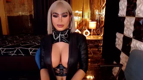 Snapshot of ravenmystiquex chatting on May 2026 12:52:02 AM ravenmystiquex online show from May 2026 12:52:02 AM