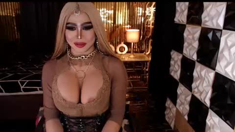Snapshot of ravenmystiquex chatting on June 2026 12:03:01 PM ravenmystiquex online show from June 2026 12:03:01 PM