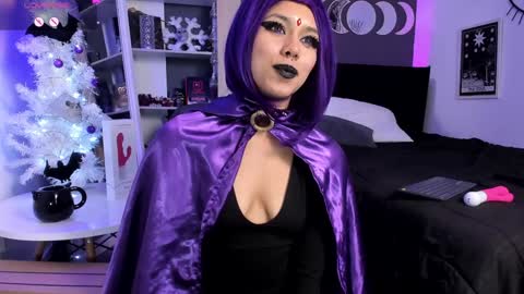 Snapshot of ravenwitch_ chatting on December 2024 12:19:01 AM Raven Witch online show from December 2024 12:19:01 AM
