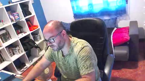 ravingr3d3 online show from June 2026 08:15:01 AM