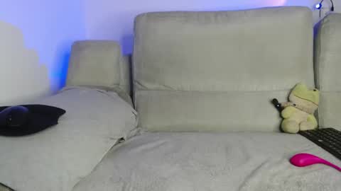 Snapshot of raycatt chatting on May 2026 11:19:01 AM Ray online show from May 2026 11:19:01 AM