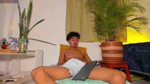 Rayn online show from March 2025 05:38:02 PM