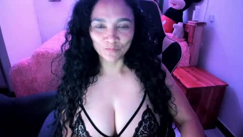 Danna online show from April 2026 04:28:01 AM