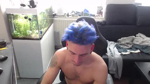 Rayzel online show from January 2026 01:02:01 PM