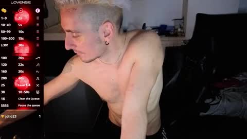 Rayzel White online show from April 2026 07:23:01 PM