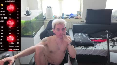 Rayzel White online show from May 2026 11:37:02 AM