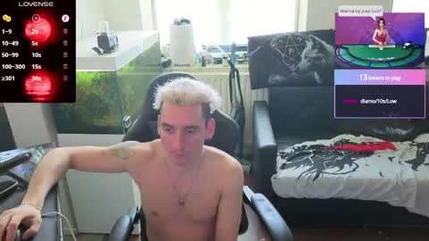 Rayzel White online show from May 2026 02:01:01 PM