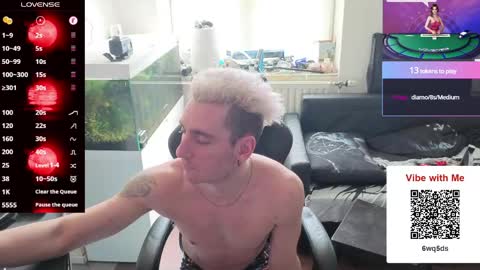 Rayzel White online show from May 2026 08:33:02 AM