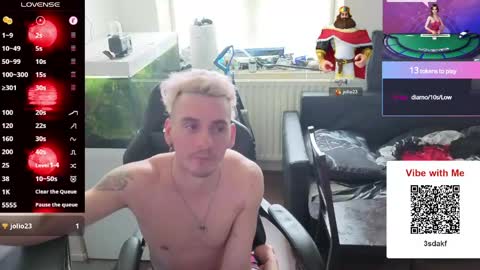 Rayzel White online show from May 2026 10:36:01 AM