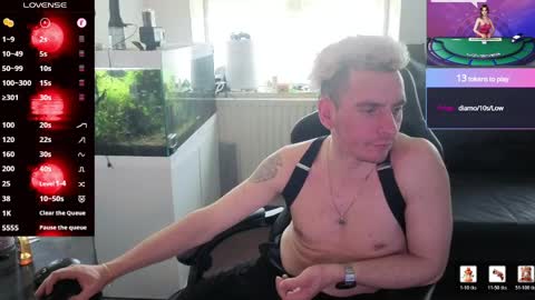 Rayzel White online show from May 2026 01:20:02 PM